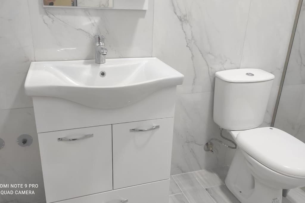 Besnik, For Rent Wlora